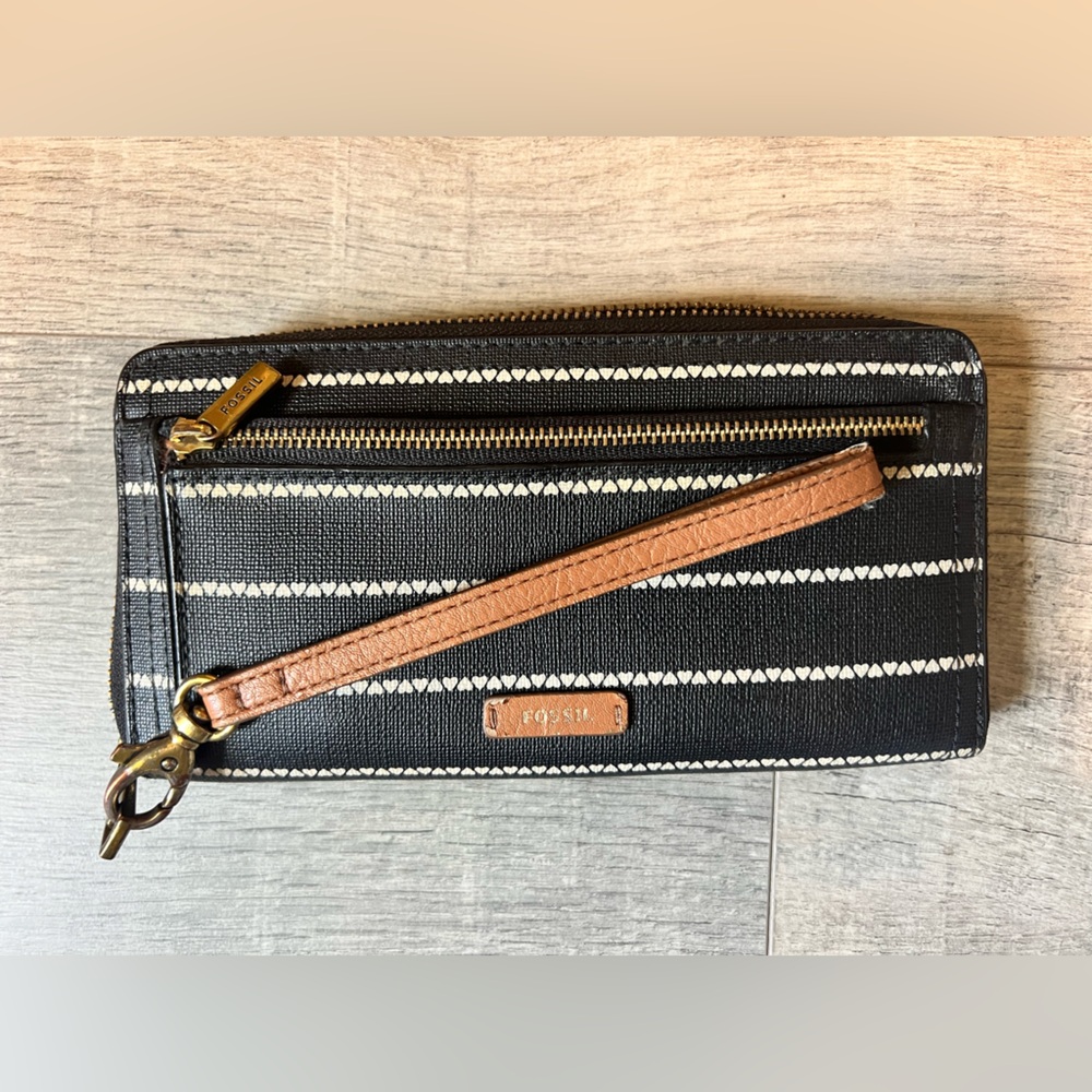 Fossil Black and Cream Striped Wristlet